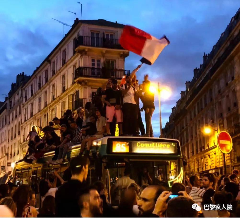 , 法国昨夜炸裂了！多图高清有码！公交路牌地铁都在震！震！震！！Allez les Bleus！, My Crazy Paris