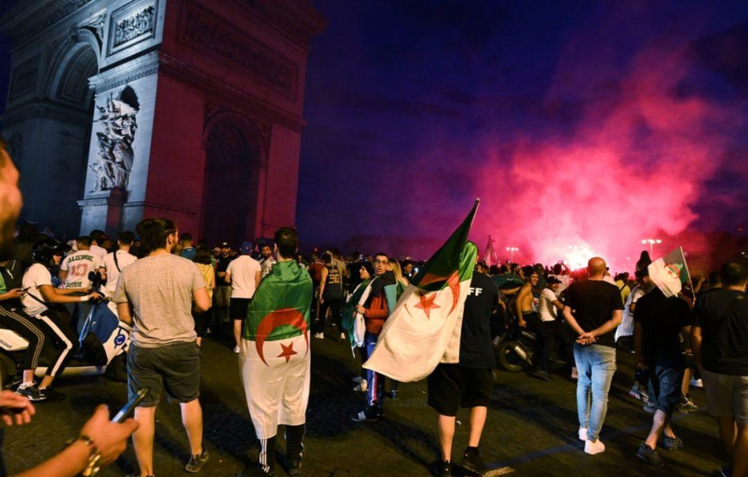 , 法国国庆危机！一个周末，球迷撒野、难民造反和黄马甲出击！揭秘狂欢的背后&#8230;, My Crazy Paris