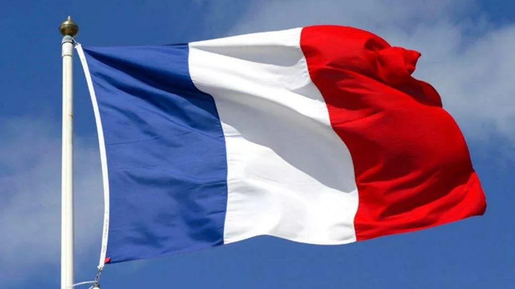 , 法国九月新规！取消学生社保，教室里必须悬挂国旗。, My Crazy Paris