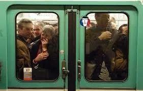 , 巴黎疯人院巴黎都市传说 | 高峰期的地铁里，如果空着一排座位，你敢坐吗？, My Crazy Paris