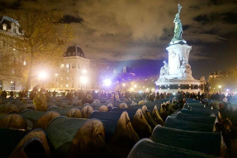 , 昨夜巴黎未眠：共和广场被“难民营”占领，警察“不讲武德”，暴力执法惹众怒&#8230;, My Crazy Paris